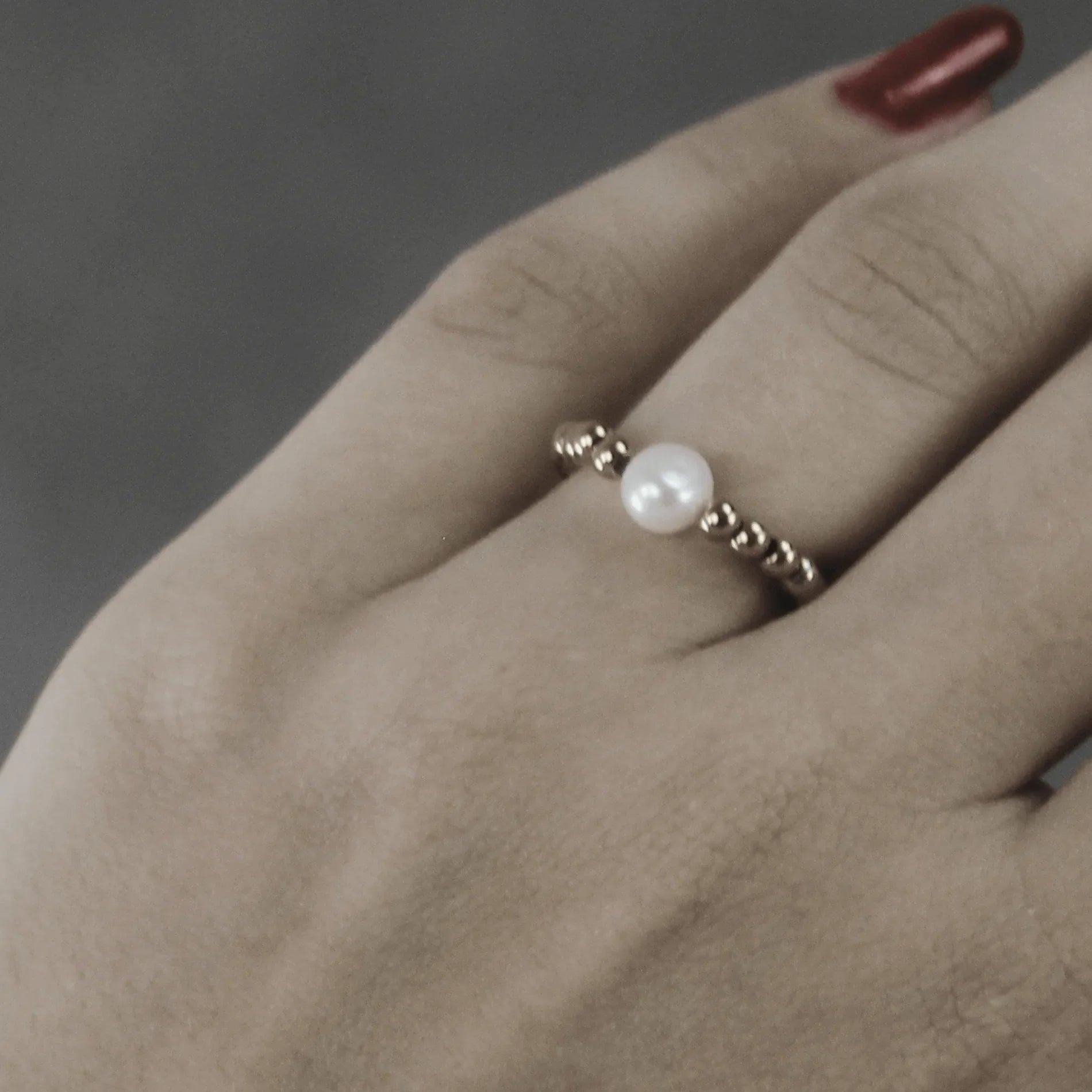 Joy Waterproof Elastic Pearl Ring 18 Carat Gold - NordicDeals