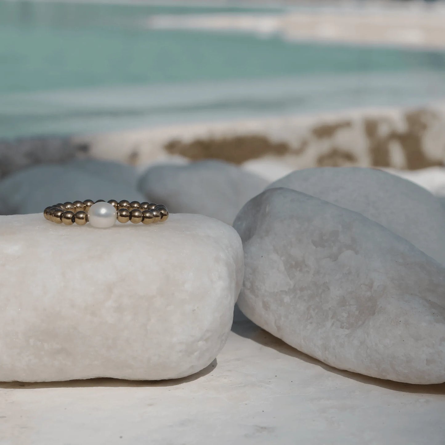 Joy Waterproof Elastic Pearl Ring 18 Carat Gold - NordicDeals