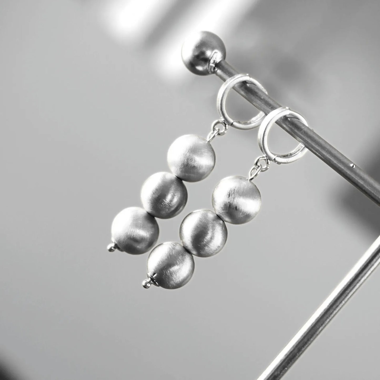 Tabitha Long 3 Ball Earring Silver Plating - NordicDeals