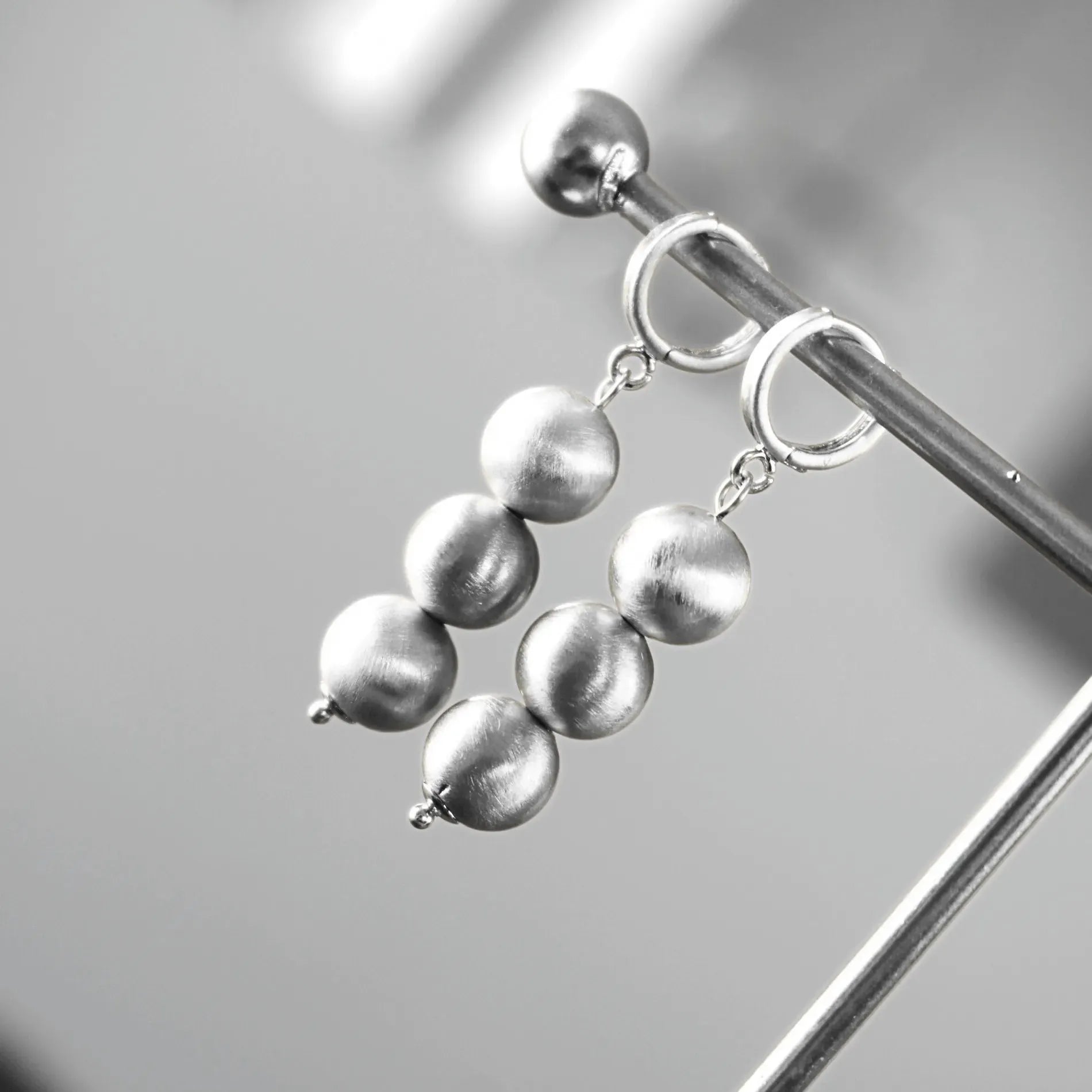 Tabitha Long 3 Ball Earring Silver Plating - NordicDeals