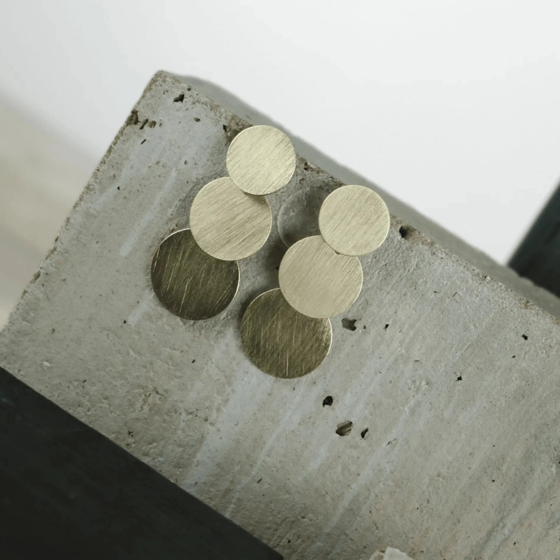 Tara Multi Dot Earring Gold Plating - NordicDeals