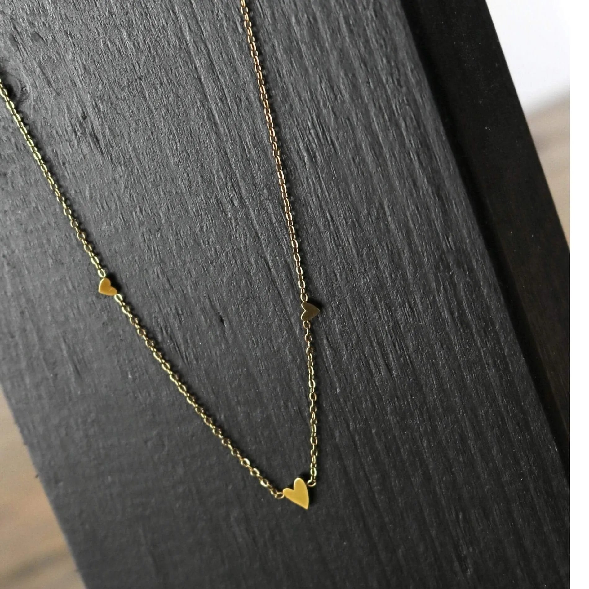 Love Waterproof 3 Mini Heart Necklace 18K Gold Plating - NordicDeals