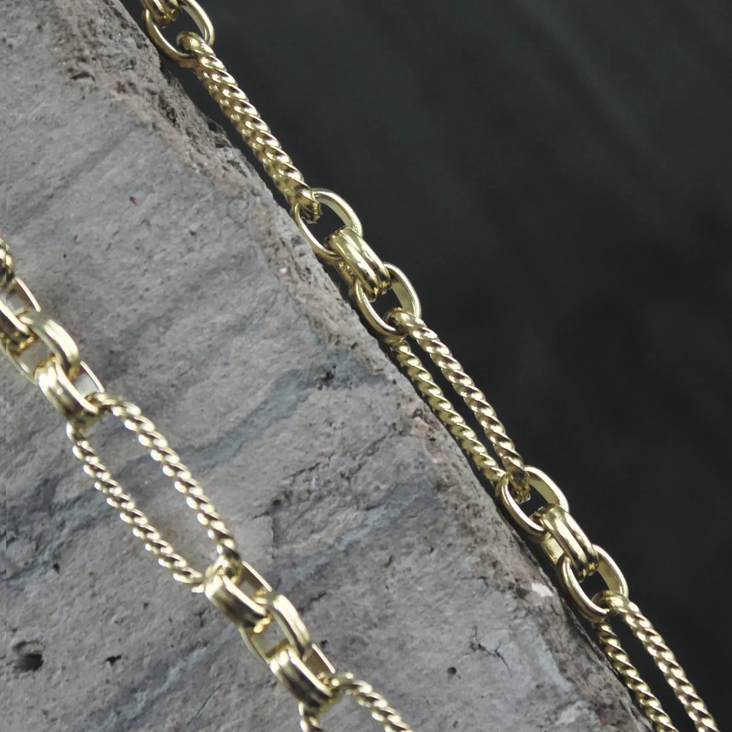 Courage Waterproof Short Oval Ripple Link Necklace 18K Gold Plating - NordicDeals