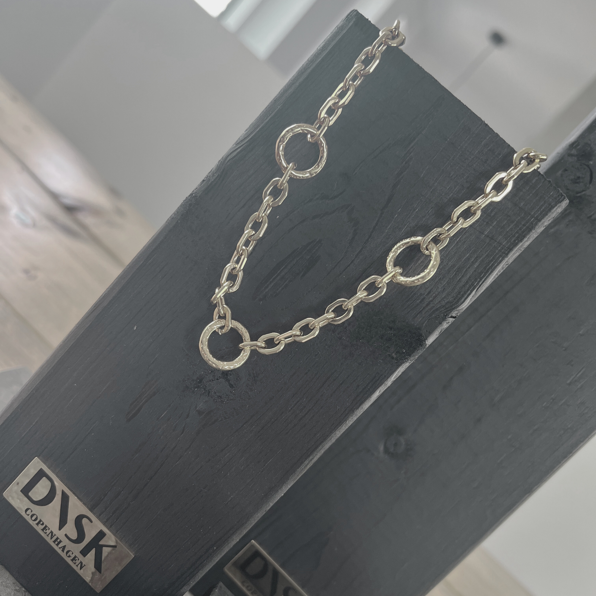 Courage Waterproof Short Hammered Ring Necklace Silver Plating - NordicDeals